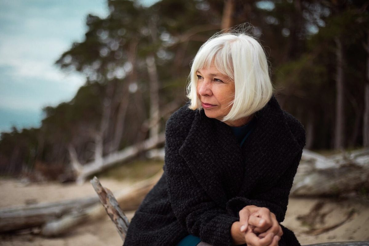 Porträt von Elisa Bartoszewski an der Ostsee