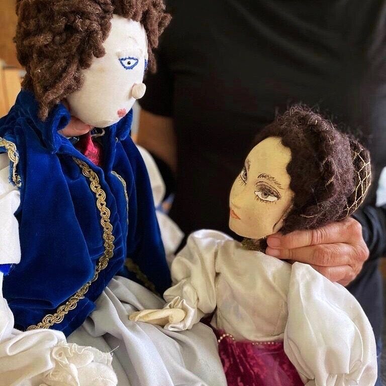 Die Puppen Prinz und Prinzessin